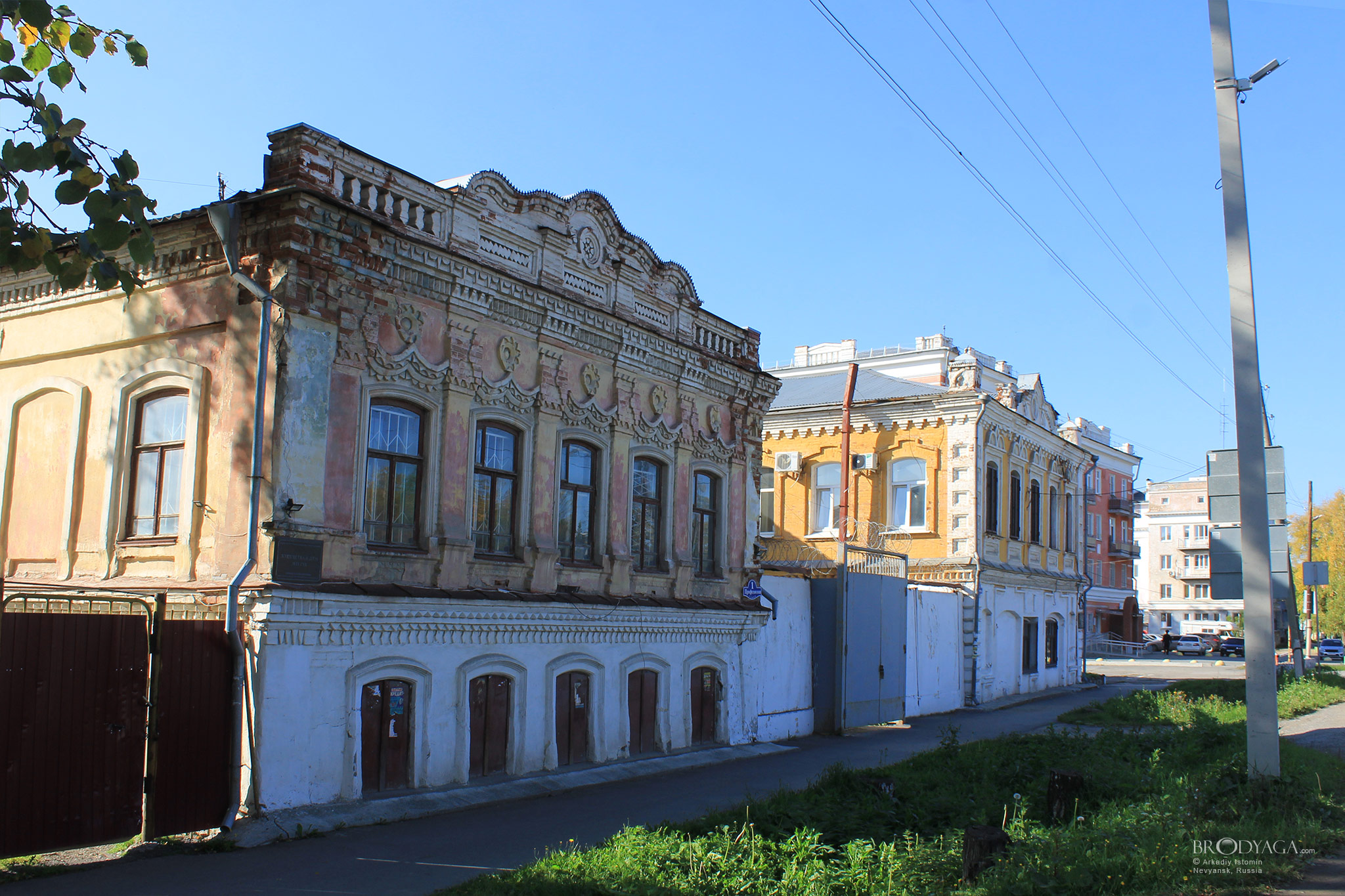 Ул. Профсоюзов 1 и Матвеева 6, Невьянск (Nevyansk)